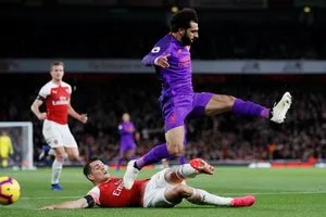 Hòa Liverpool, Arsenal bất bại 9 trận liên tục