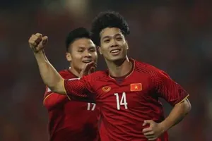 Hạ gục Malaysia 'tiểu xảo', Việt Nam mở toang cửa vào bán kết