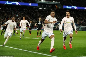 VAR giúp MU ngoạn mục loại PSG đúng phút cuối