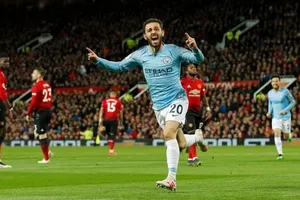 Thắng thuyết phục MU, Man City đòi lại ngôi đầu Premier League