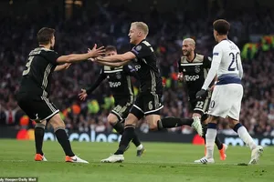 Hạ Tottenham ngay tại London, Ajax viết tiếp chuyện thần tiên