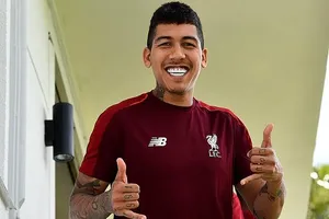 Liverpool vượt mặt MU và Man City ở Premier League