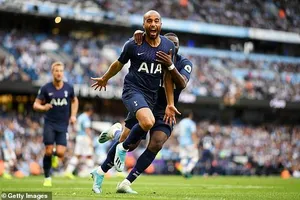 Phung phí cơ hội, Man City bị Tottenham cầm hòa siêu kịch tính