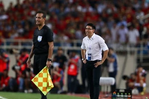 Thua đau Việt Nam, HLV Tang Chang Hoe bỏ họp báo không lí do