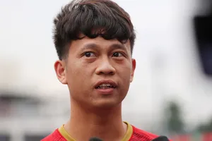 Mặt sân sũng nước ảnh hưởng thế nào đến U-22 Việt Nam?