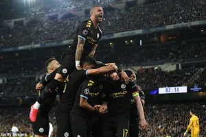 De Bruyne kinh ngạc vì Man City dùng đội hình dự bị thắng Real