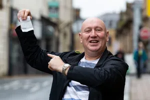 Fan ruột MU thắng lớn nhờ đặt cược... Liverpool vô địch