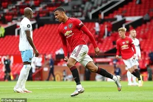 Không thắng West Ham, MU vẫn vào Top 3 Premier League