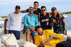 Neymar, Di Maria nhiễm COVID-19, bóng đá châu Âu rúng động