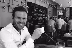 Sao MU kinh doanh thua lỗ 24 tỉ, đóng cửa nhà hàng vì COVID-19