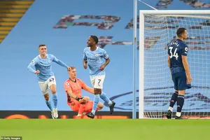Siêu sao trở lại, Man City hạ gục Arsenal