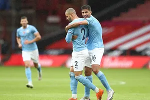 Thắng khó Sheffield, Man City áp sát nhóm đầu Premier League