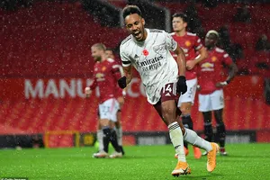 Pogba hại MU thua đau Arsenal ngay tại Old Trafford