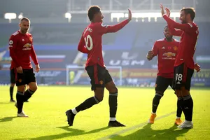 Cavani ghi bàn, Bruno rực sáng, MU ngược dòng hạ Everton