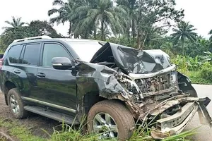 Cựu sao Barcelona, Eto'o nhập viện vì bị xe buýt đâm