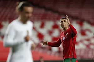 Tuyển Đức vô tình hưởng lợi lớn, Ronaldo thành cựu vương