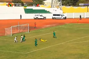 Siêu sao Liverpool bỏ lỡ cơ hội không tưởng