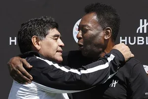 Chiến tranh và hòa bình giữa Maradona và Pele