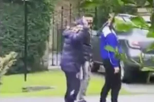 Xuất hiện hình ảnh cuối cùng về Maradona: Yếu ớt và thân thiện