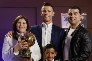 Công ty của Ronaldo dính nghi án sản xuất hàng giả