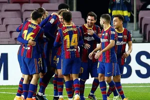 Messi sửa sai, Barcelona vẫn không thắng