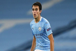 Chưa có Messi, Man City đã mất trụ cột vào tay Barcelona