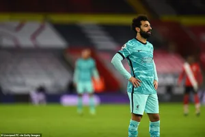 Salah bất lực nhìn Liverpool thất bại. ẢNH: GETTY 