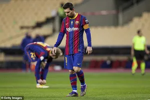 Barcelona phải chi số tiền quá lớn trả lương cho Messi. ẢNH: GETTY