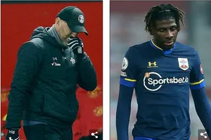 HLV Hasenhuttl và tội đồ Jankewitz thất vọng. ẢNH: REUTERS, GETTY