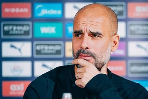 Guardiola đang cùng Man City bay cao. ẢNH: GETTY