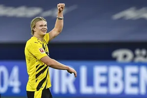 Haaland đang được cả thế giới săn đón. ẢNH: AP