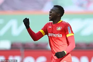 Edmond Tapsoba là mục tiêu mới nhất của MU. ẢNH: REUTERS