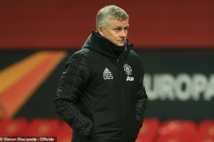 Solskjaer cho rằng MU luôn tự làm khó mình. ẢNH: OFFSIDE