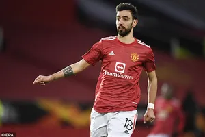 Fan MU nhanh chóng có ảnh chế logo TeamViewer trên áo đấu CLB. ẢNH: EPA