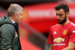 Bruno Fernandes nhiều lần bật cả ông thầy Solsa. ẢNH: REX