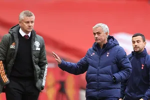 Solskjaer và Mourinho sẽ có màn đại chiến thú vị. ẢNH: EPA