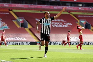 Newcastle giành lại 1 điểm đầy kịch tính trước Liverpool. ẢNH: REUTERS