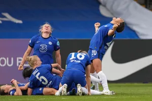 Chelsea vào chung kết Champions League gặp Barcelona