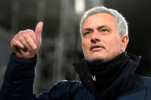 Mức lương ở AS Roma khiến giá trị của Mourinho giảm thê thảm