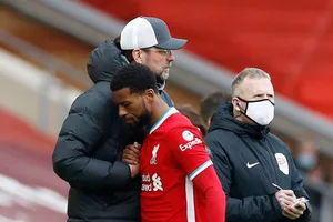 Liverpool vào Top 3, Klopp mất đi một người bạn