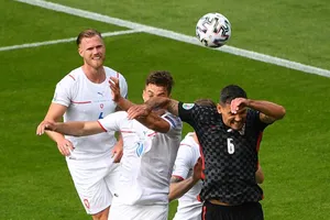 VAR thật lố bịch