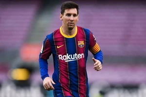 Đội bóng tệ nhất thế giới ra giá ký hợp đồng với Messi