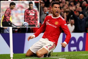 Ronaldo lên tiếng cầu xin cho MU