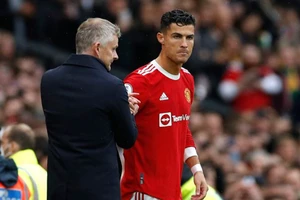 Lập trường của Ronaldo về việc MU sa thải Solskjaer