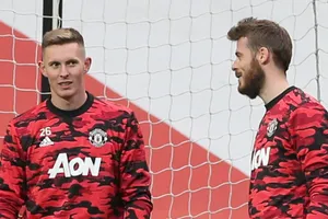 MU đã sẵn sàng để Dean Henderson ra đi