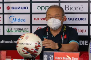 Thầy Park nói 2 cầu thủ đá sai chiến thuật, vì sao thay Tuấn Anh