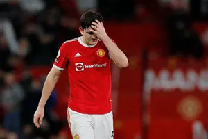 Maguire tiến thoái lưỡng nan vì sai lầm của MU