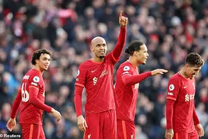 Vắng Salah và Mane, Liverpool vẫn thắng dễ để vượt mặt Chelsea