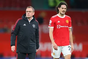 Rangnick tìm cách bán bộ 3 gây rắc rối ở MU, có cả Cavani