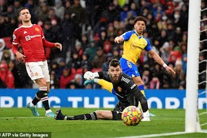 MU lại ghi 3 bàn nhưng chỉ hòa 1-1